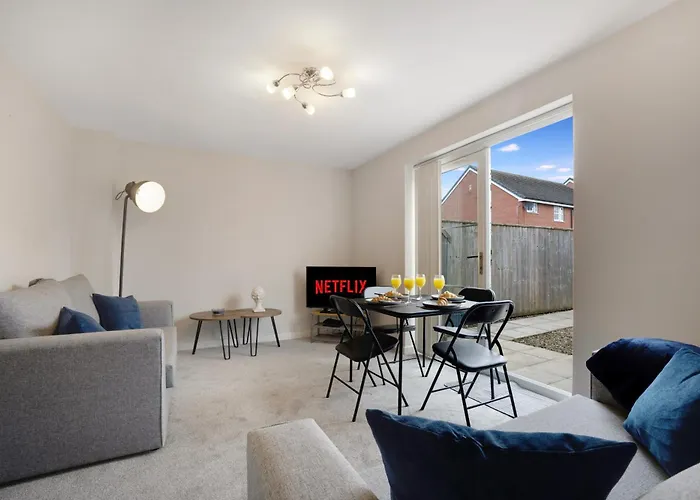 New! Charming 2-Bed Home In Nevis Walk, Sleeps 4!