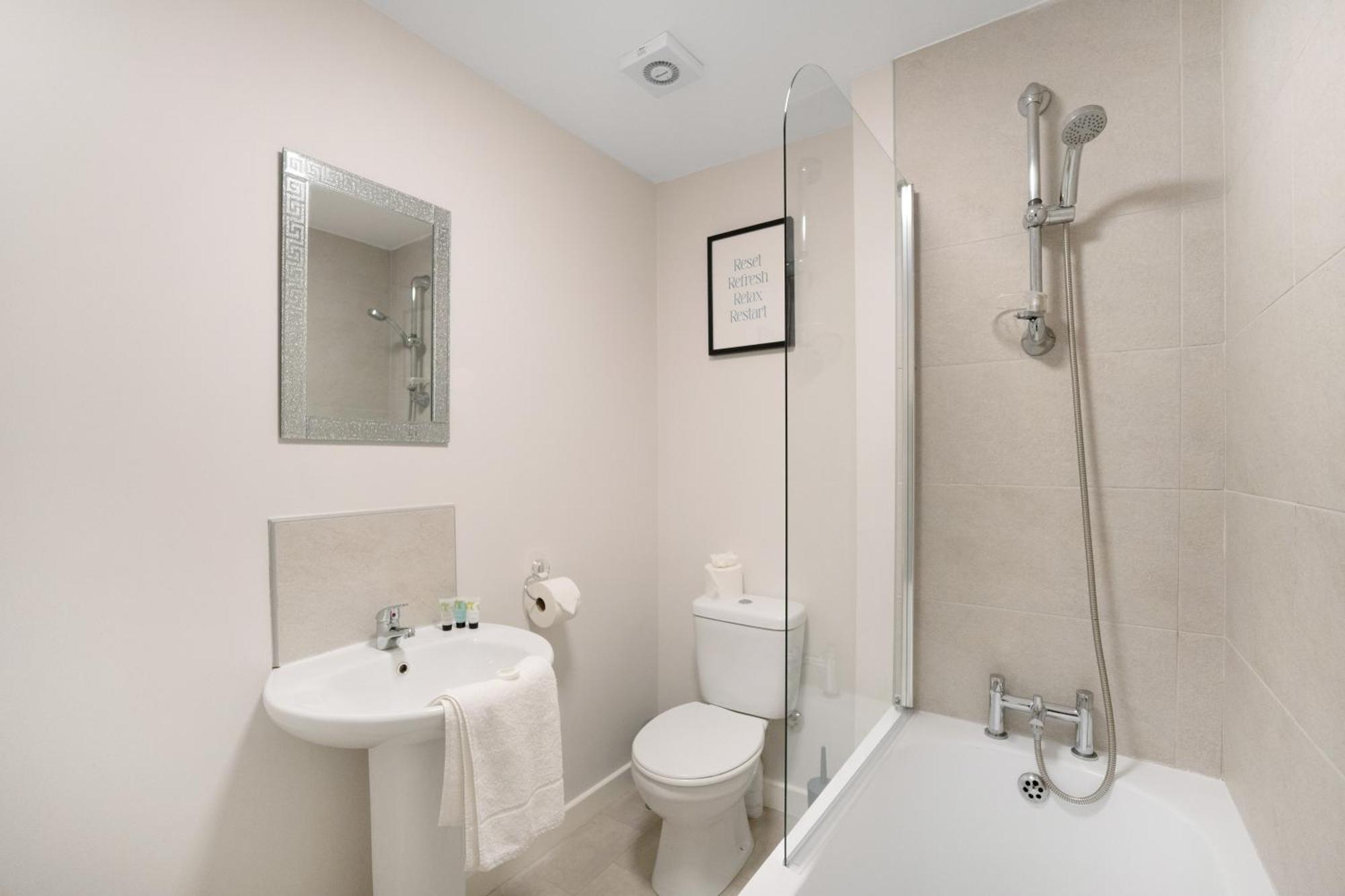 New! Charming 2-bed In Nevis Walk, Sleeps 4!