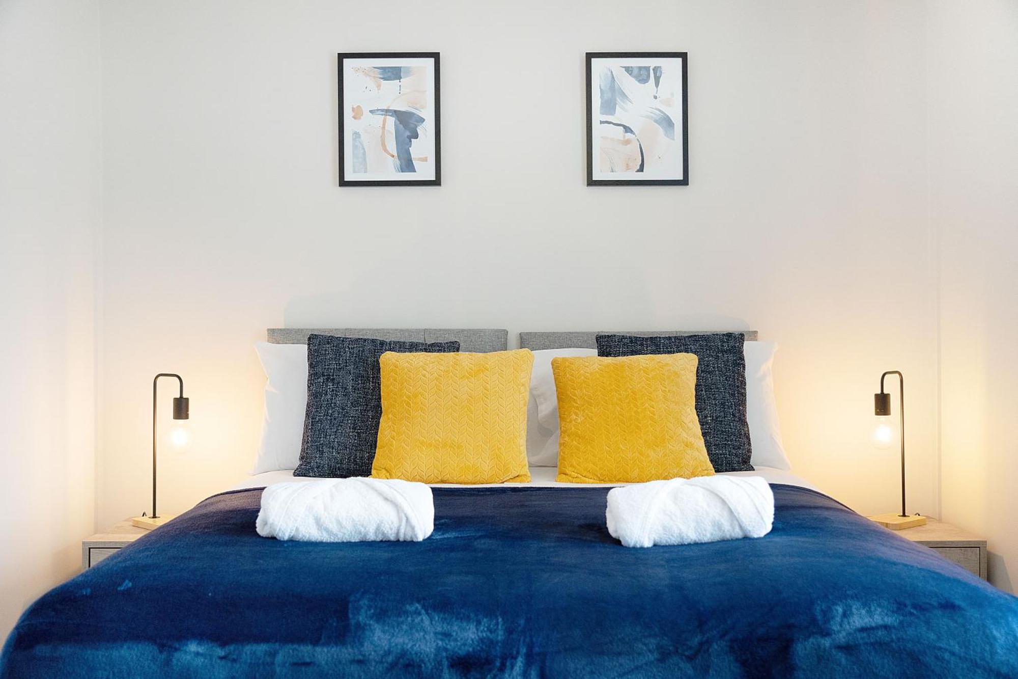 New! Charming 2-bed In Nevis Walk, Sleeps 4! Holiday home *