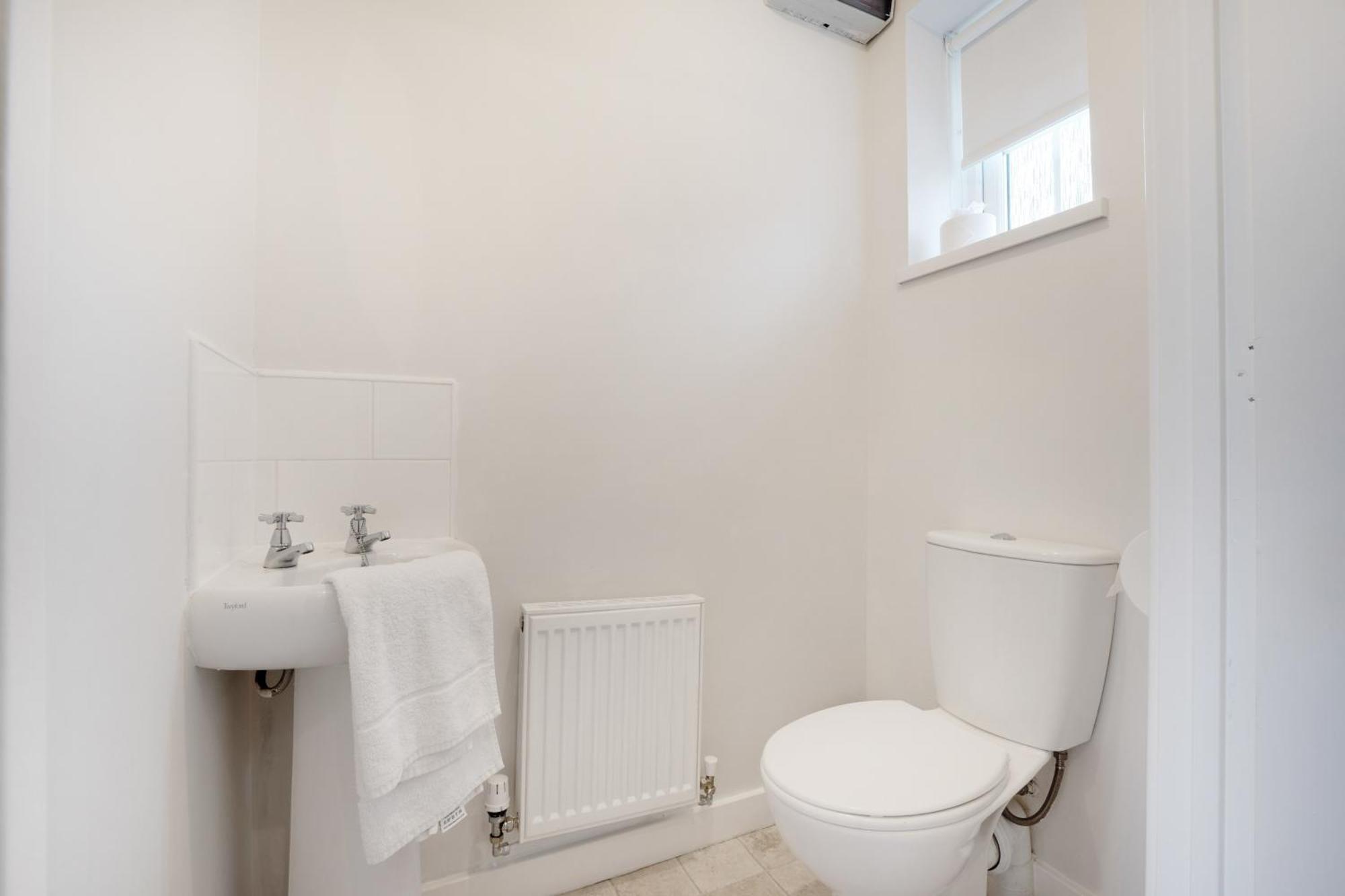 Holiday home New! Charming 2-bed In Nevis Walk, Sleeps 4!