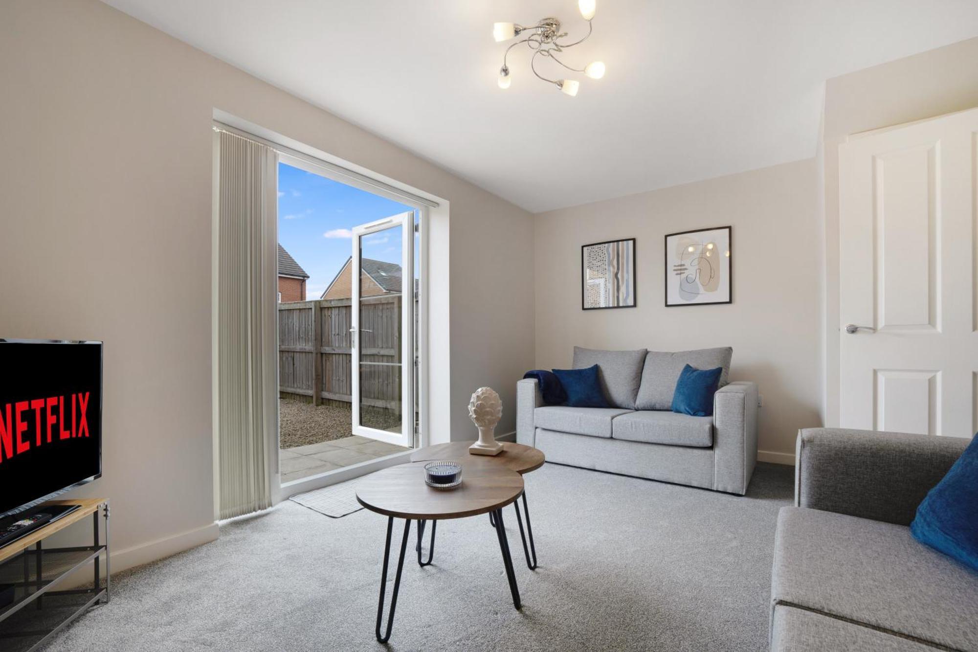 New! Charming 2-bed In Nevis Walk, Sleeps 4! *